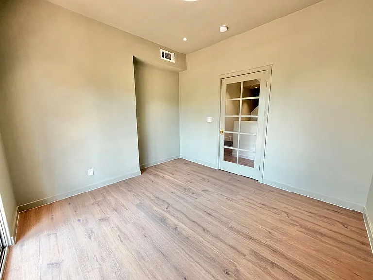 1515 Indiana Ave — Photo 36