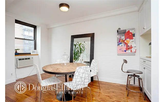 Sold by Douglas Elliman | media 18