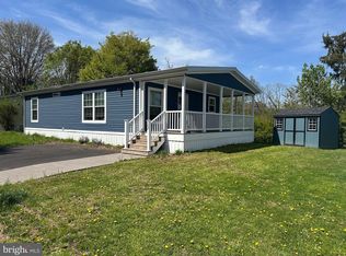 12 Lakeview Dr, Quakertown, PA 18951