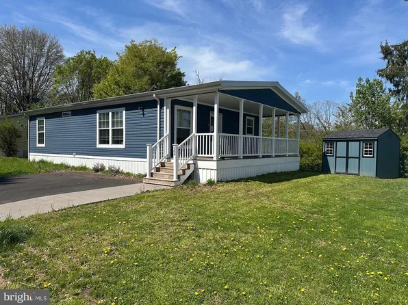 12 Lakeview Dr, Quakertown, PA 18951