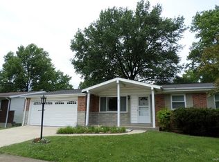 2611 Chanute Dr, Saint Louis, MO 63125