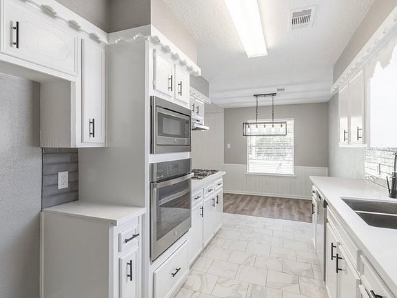 4th image of 4102 Longhorn Dr
