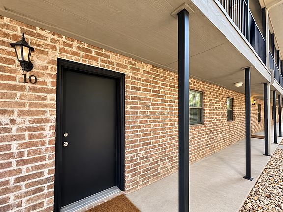 2nd image of 613 Bernard St APT 1