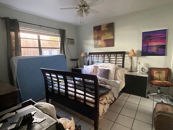 5th image of 805 NE 86th St #805