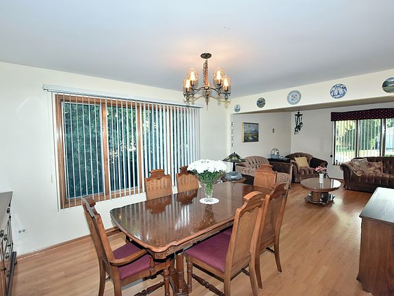 5th image of 2724 Park St