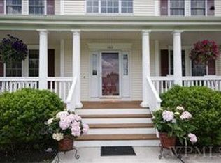 1363 High Point Dr, Mohegan Lake, NY 10547