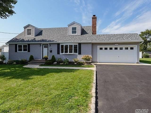 2nd image of 230 Stonehinge Ln