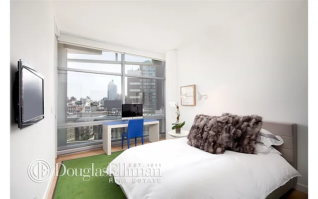 Sold by Douglas Elliman | media 16