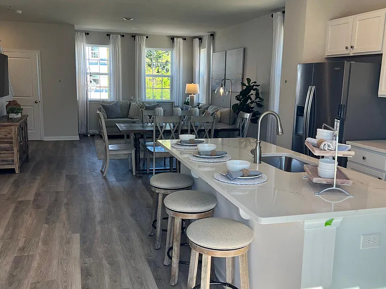 215 Macoun Way — Photo 8