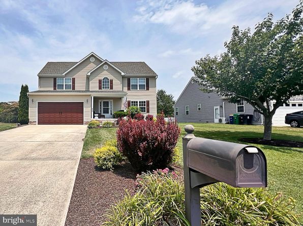 629 W Birdie Ln
