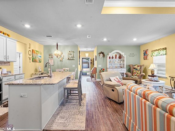 3rd image of 9324 Eiland Dr
