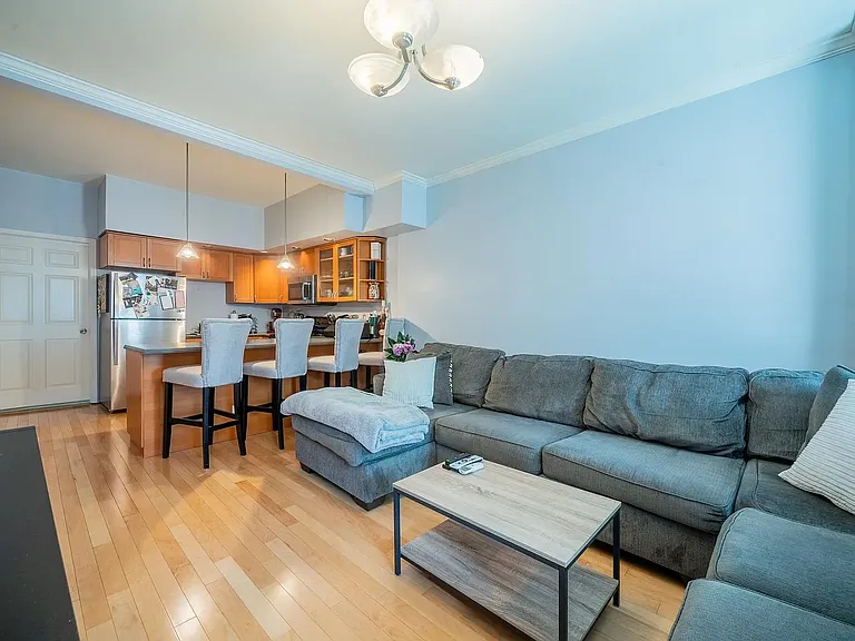 223 Monroe St #2 — Photo 2