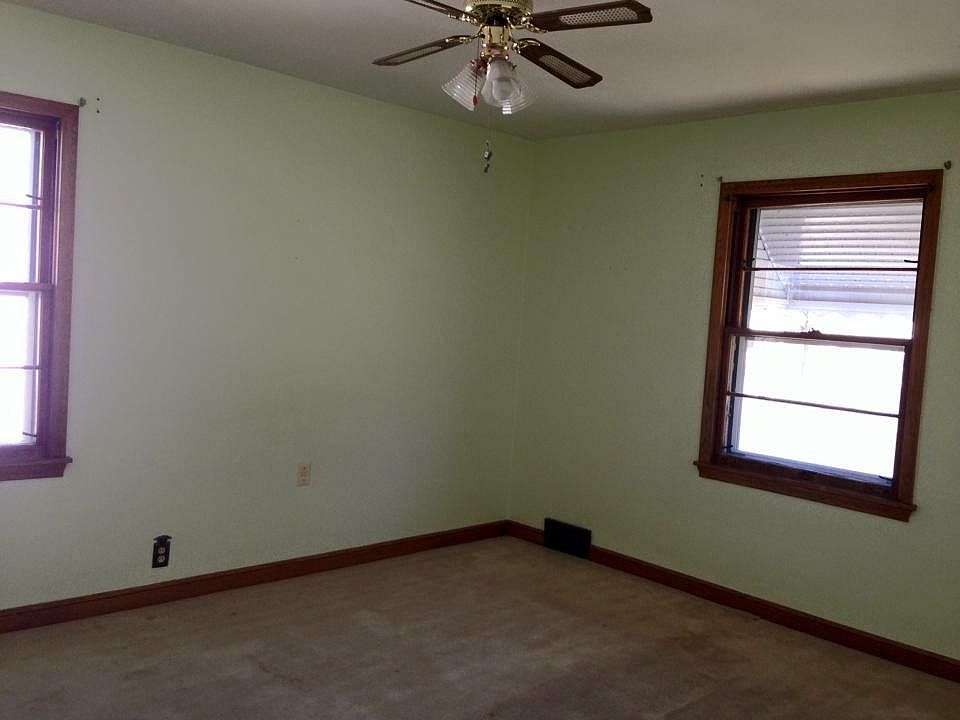 1st image of 1141 Western Ave N #1