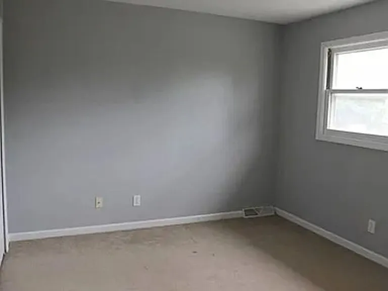 721 Circle Dr — Photo 8