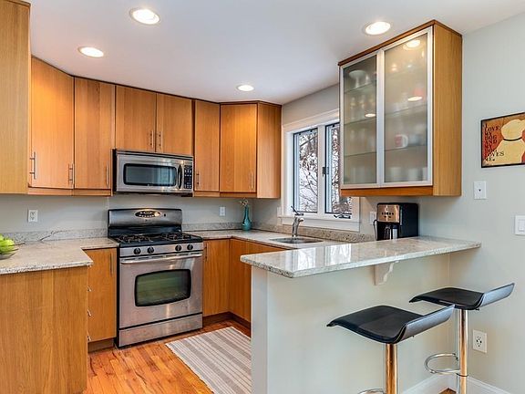 5th image of 152 State St Unit 5