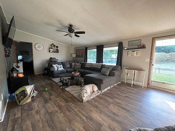 3rd image of 205 Chester Levee Rd
