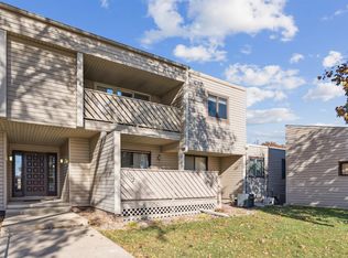 1112 Prairie Meadow Ct #6, Waterloo, IA 50701