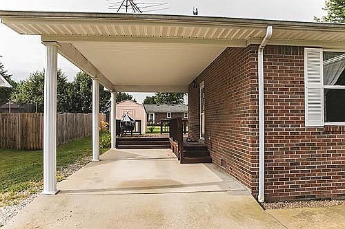 3rd image of 113 Picnic Ln