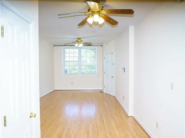 439 Elrino St — Photo 2