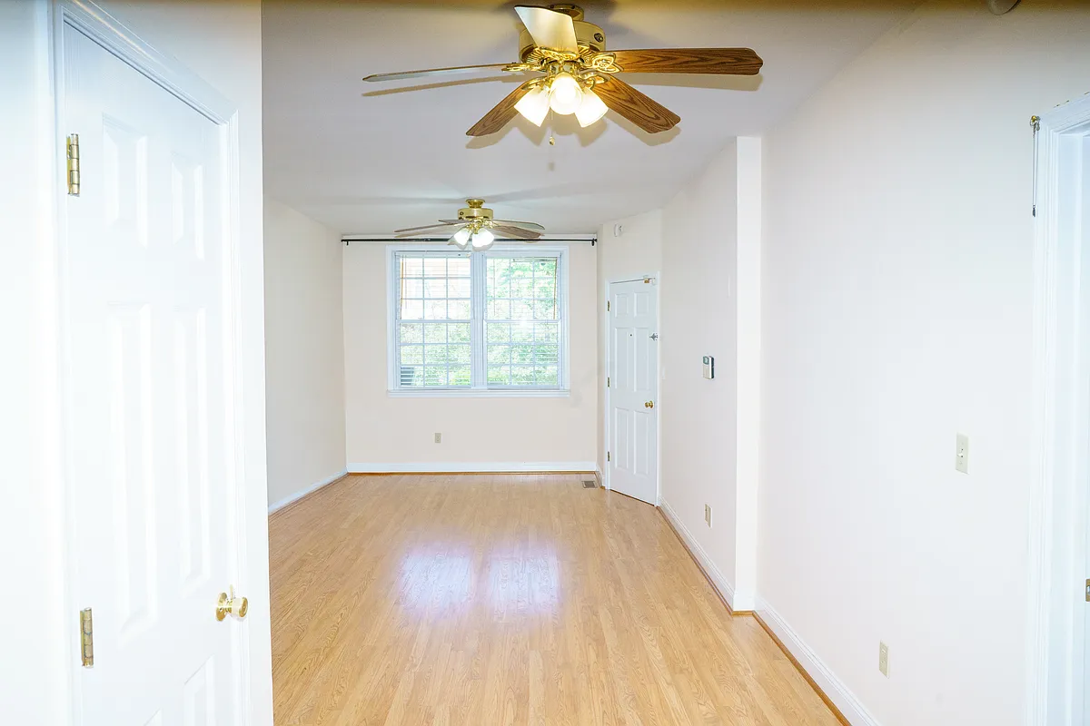 Building Photo - 439 Elrino St