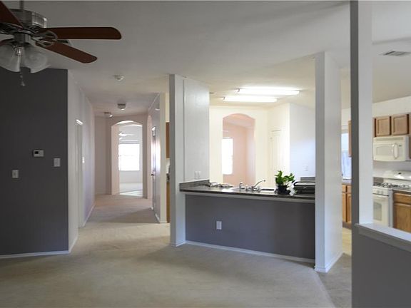 5th image of 117 Pedernales Dr