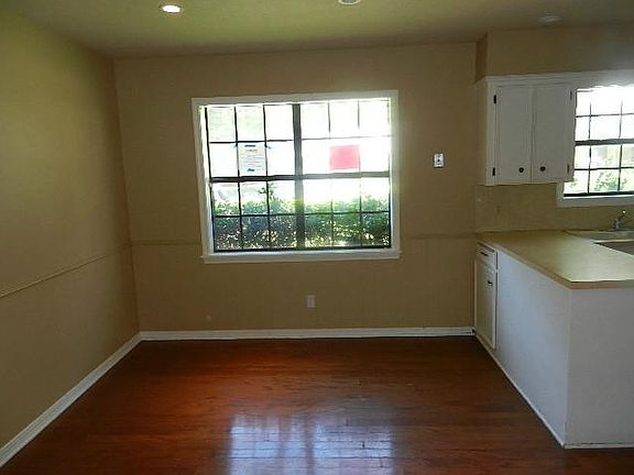 4th image of 356 Bentway Cir