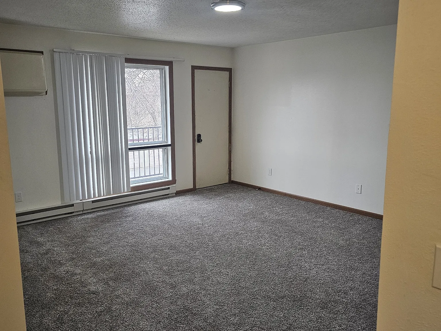 1544 East Gateway Circle South - 305 — Photo 1