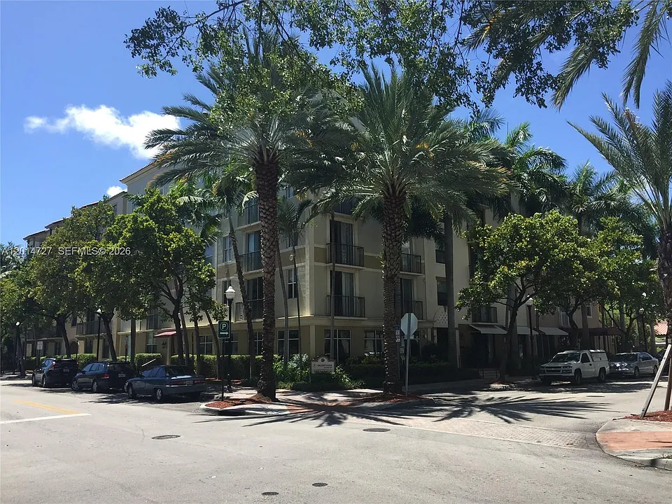 1900 Van Buren St #214B