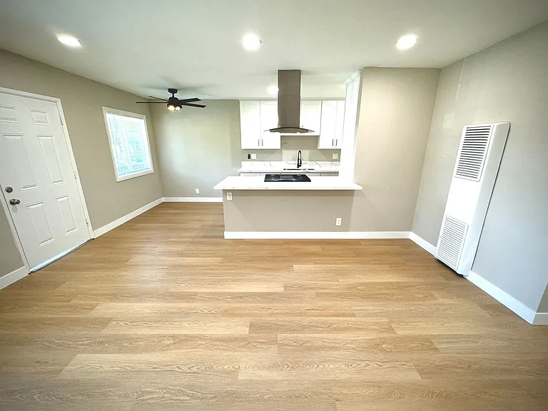 321 N Macneil St — Photo 10