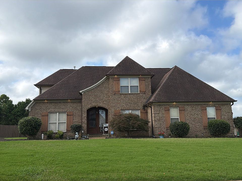1st image of 8 Ravenwood Dr