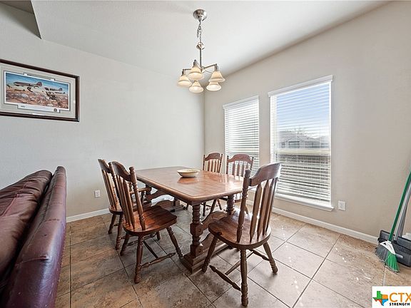 5th image of 404 Parkfield Ln