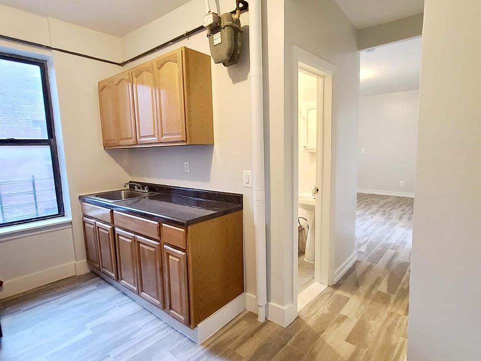 1st image of 2942 Hone Ave #1