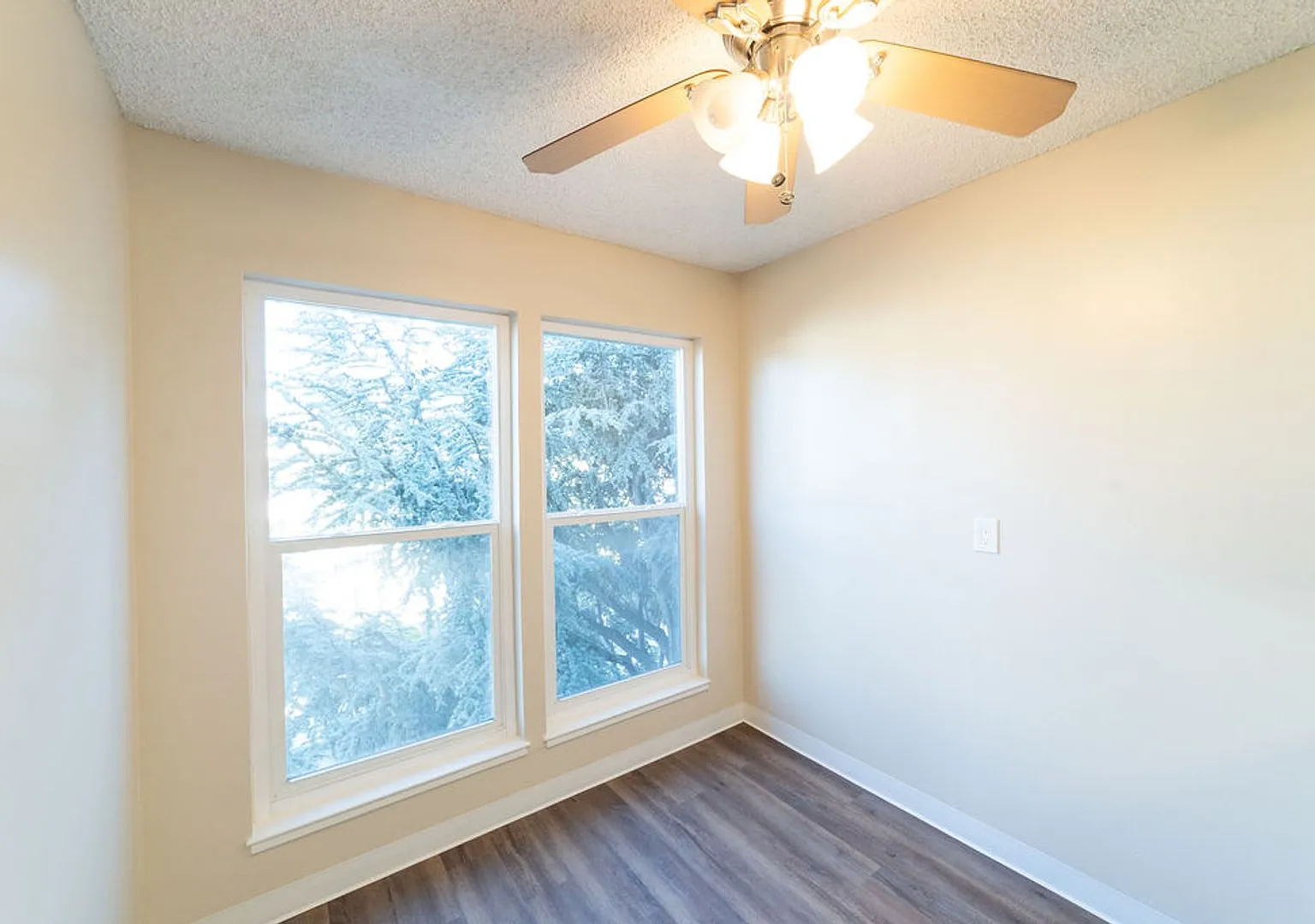 Euclid Apartments — Photo 4