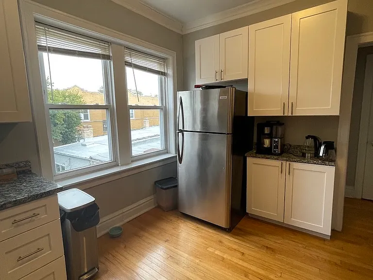 2910 N Albany Ave #1E — Photo 5