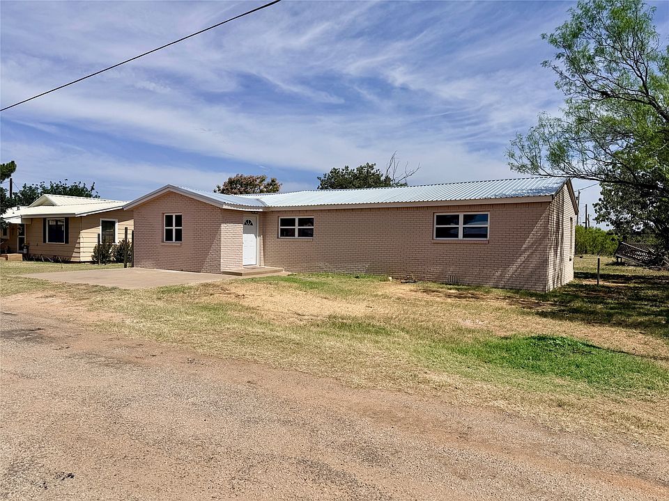 1st image of 424 W Santa Fe Ave