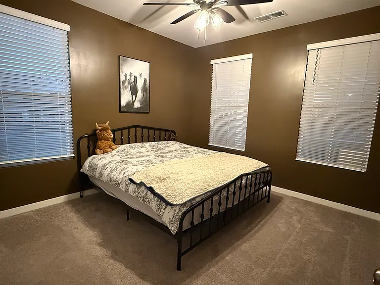 English Oak Dr — Photo 6