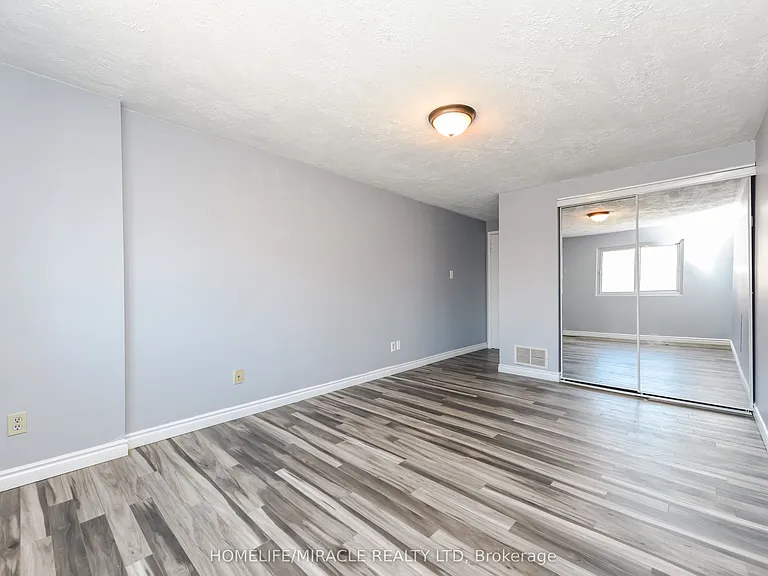 72 Carleton Pl #72 — Photo 13