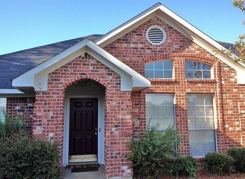2nd image of 2606 Amblewood Cir