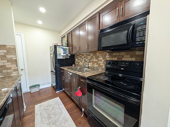 4th image of 5020 Friesen Blvd