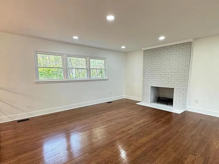 5388 Dumfries Rd — Photo 3