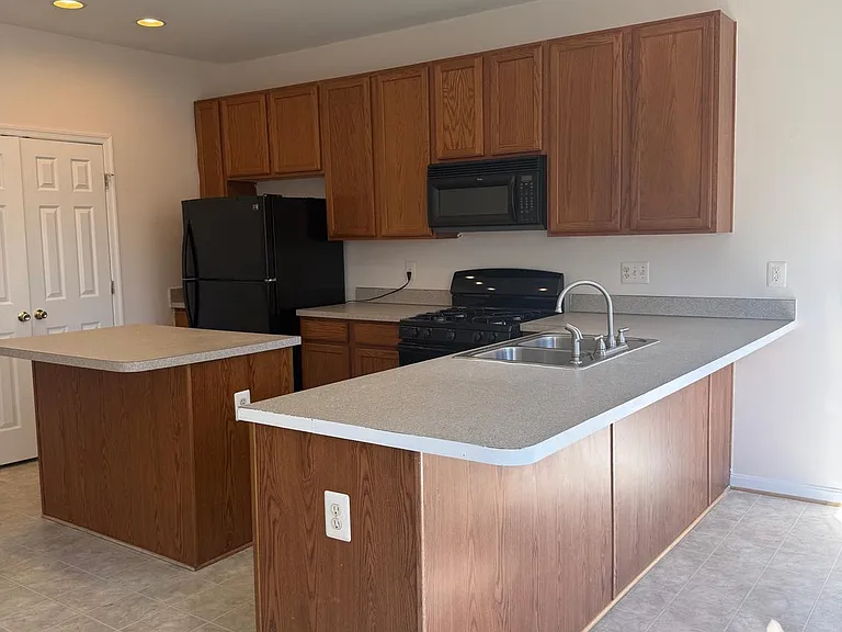 144 Keating Cir — Photo 5