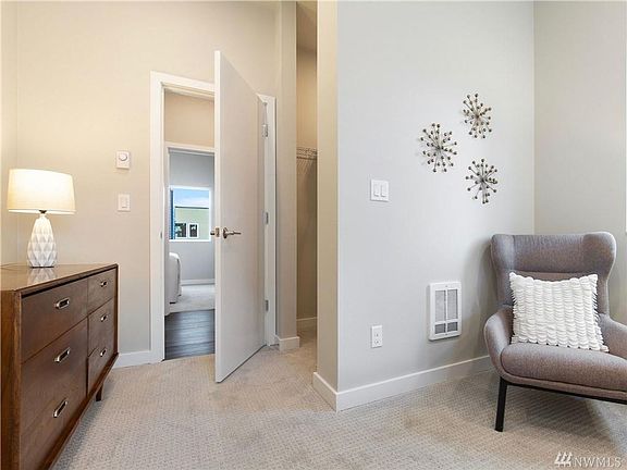 5th image of 12516 15th Ave NE #D