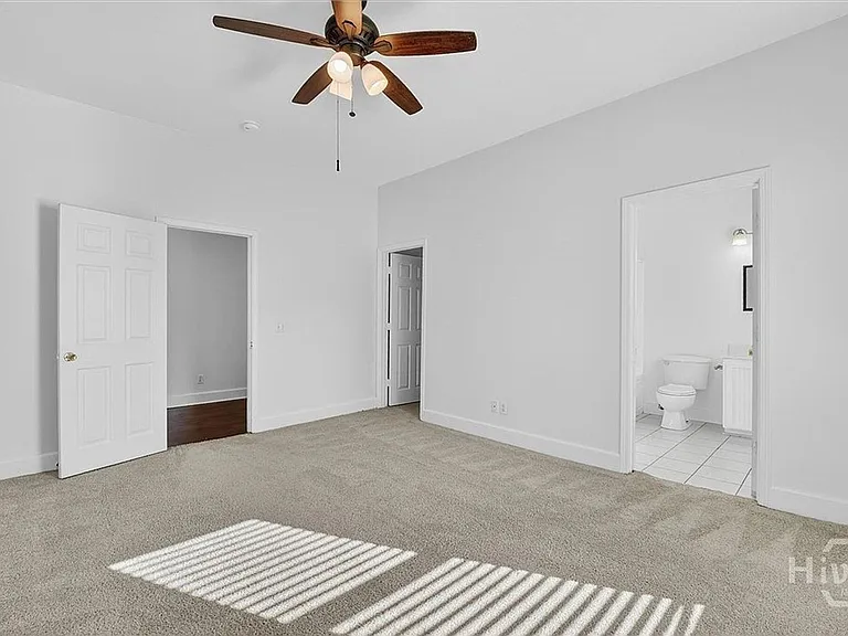506 E 31st St — Photo 12