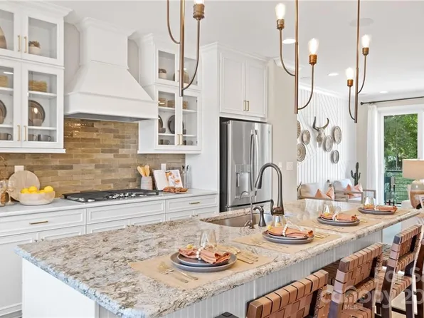 4037 Hidden Oaks Dr #19, Charlotte, NC 28205