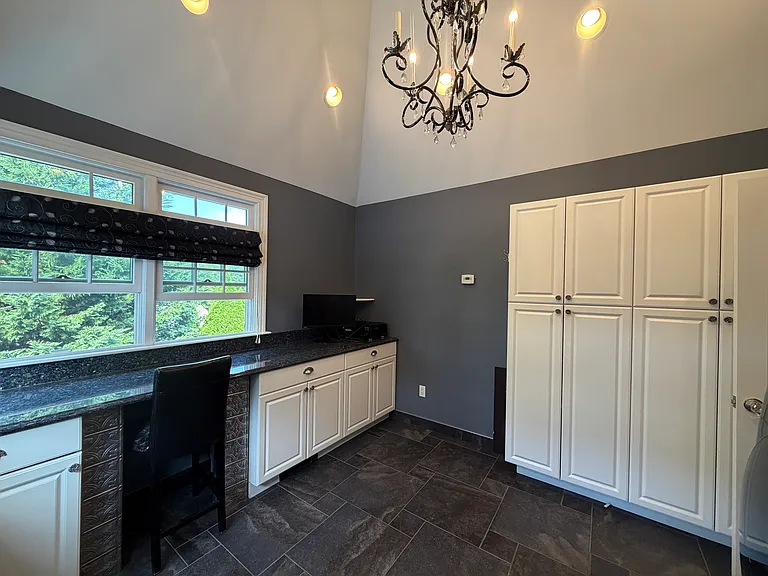 24 Arlington Ave — Photo 9