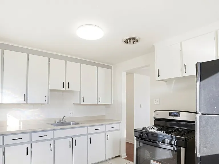 7515 W 8th Pl — Photo 10