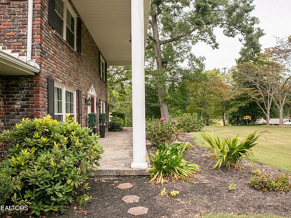3rd image of 7629 Hoff Ln