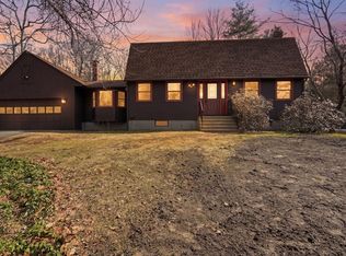 34 Sherwood Dr, Belchertown, MA 01007