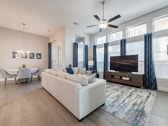5th image of 205 Rain Lily Ln