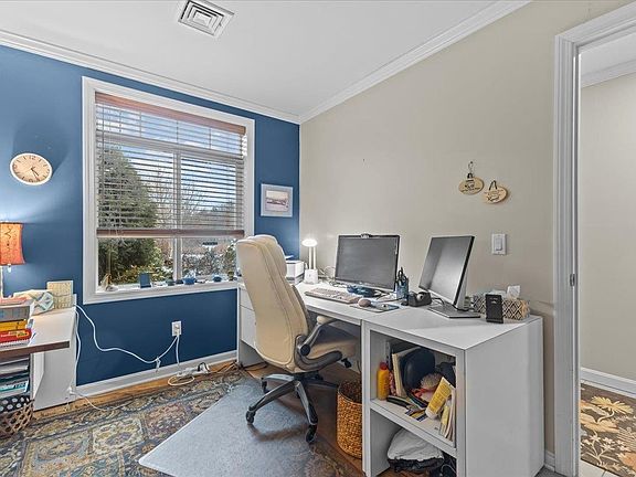 5th image of 186 Hummingbird Lane